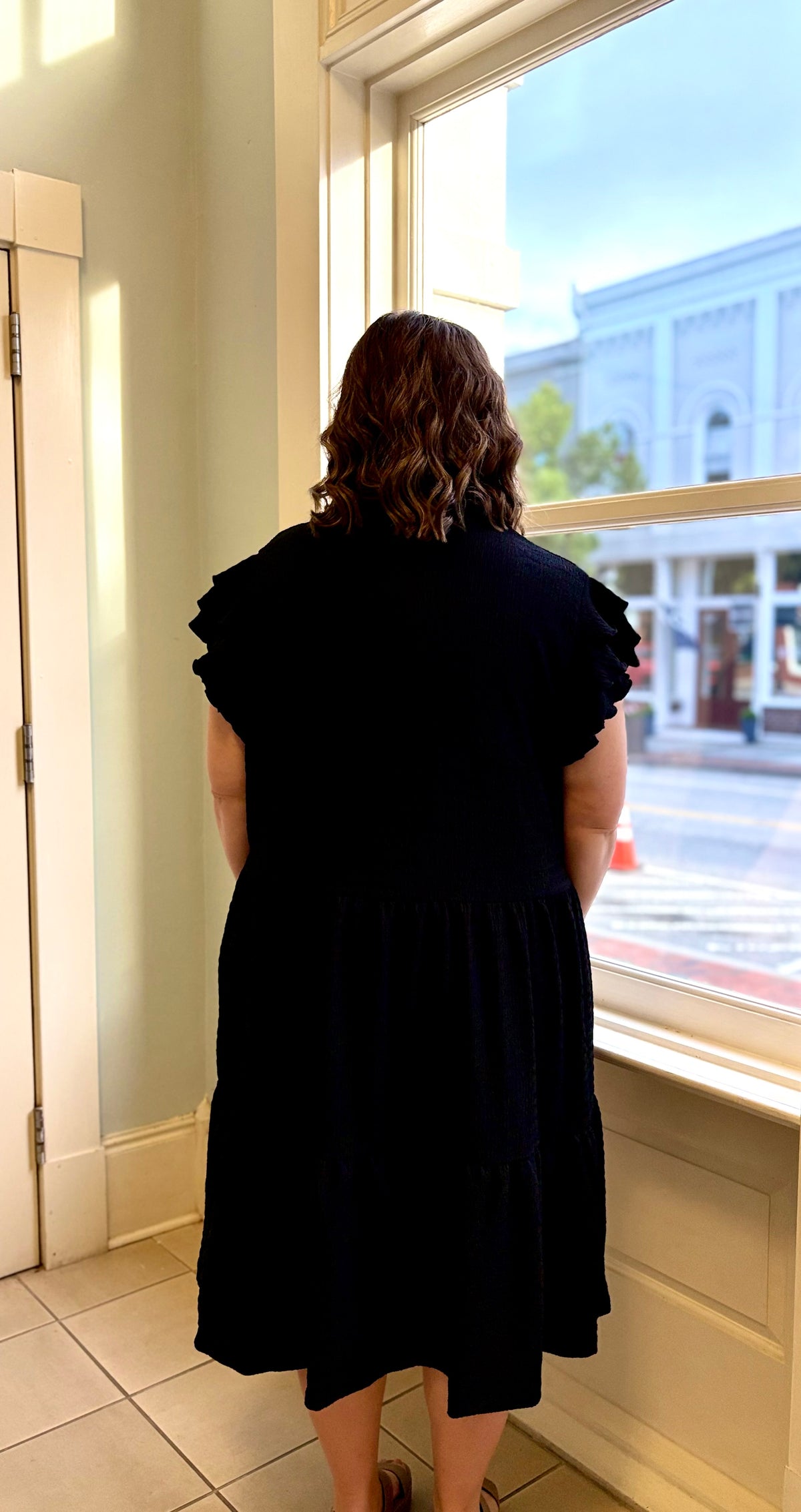 Black Textured Dress with Ruffled Sleeves & Pockets